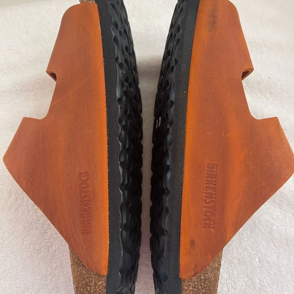 NEW BIRKENSTOCK ARIZONA BIG BUCKLE SLIDE SANDAL
BURNT ORANGE SIZE: 37 US6 - Picture 7 of 10